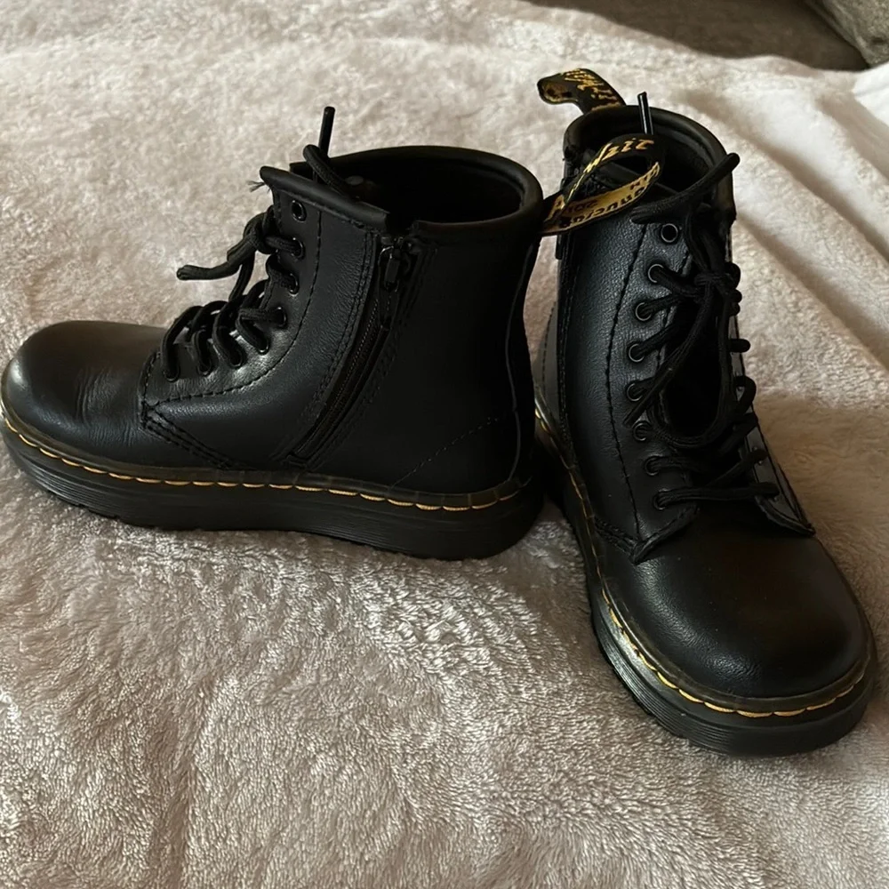 Gently Loved Dr Martens Jr Zavala Combat Leather Boots Unisex